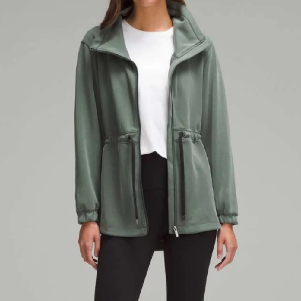 NWOT Lululemon Softstreme Cinch-Waist Jacket Smoked Spruce SKSR 6 8